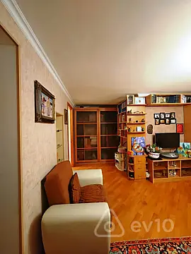 Satılır 2 otaqlı köhnə tikili 61 m²