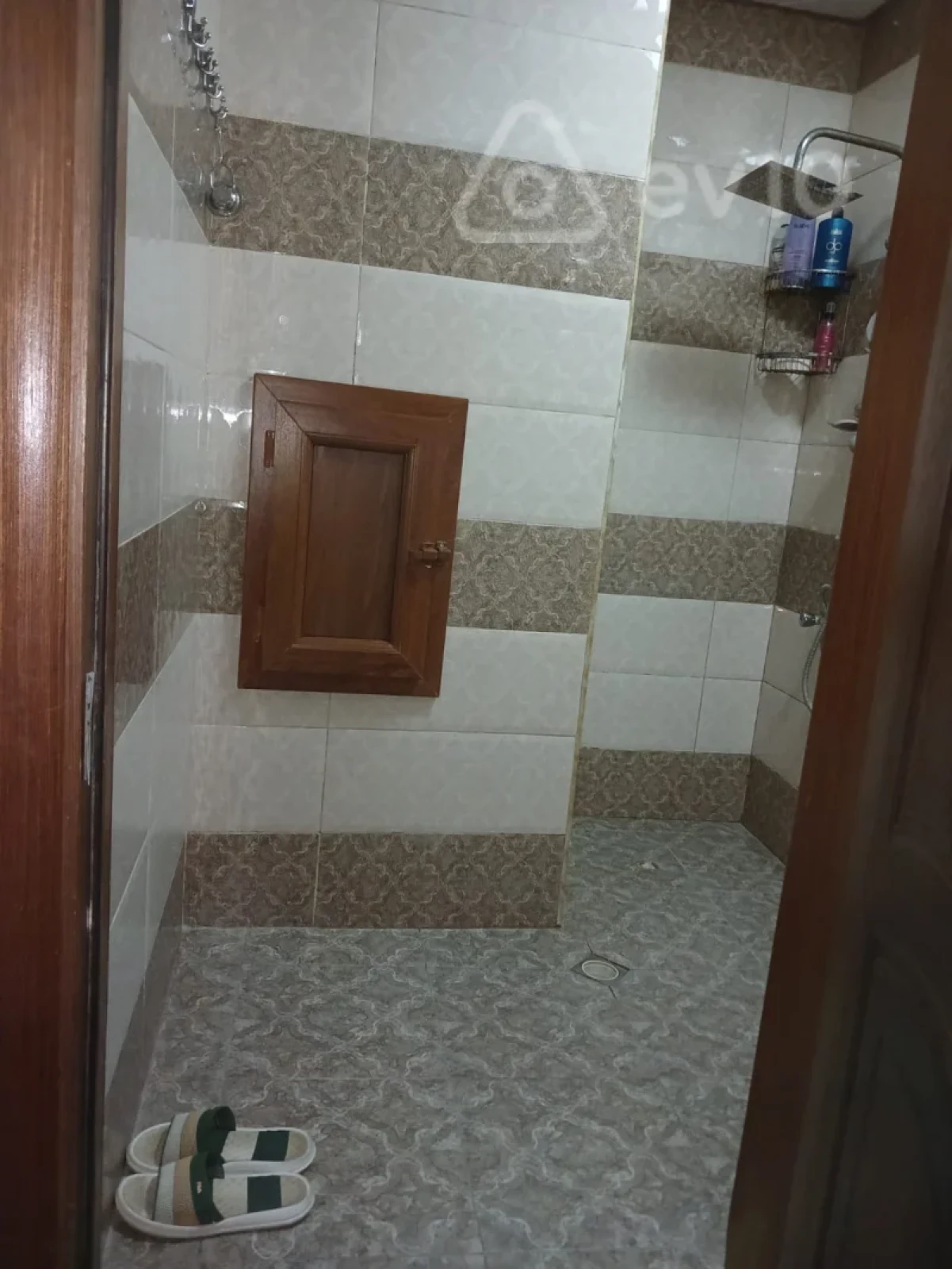 Kirayə verilir 2 otaqlı köhnə tikili 55 m²