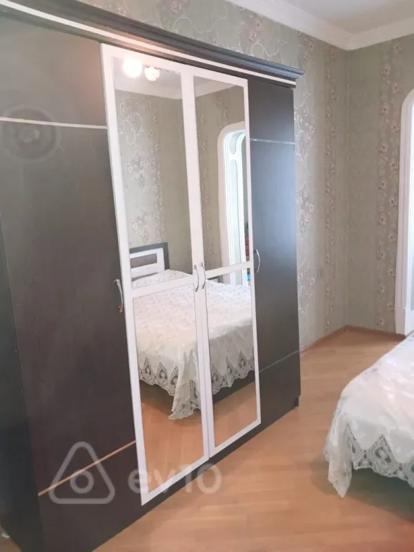 Kirayə verilir 2 otaqlı köhnə tikili 55 m²