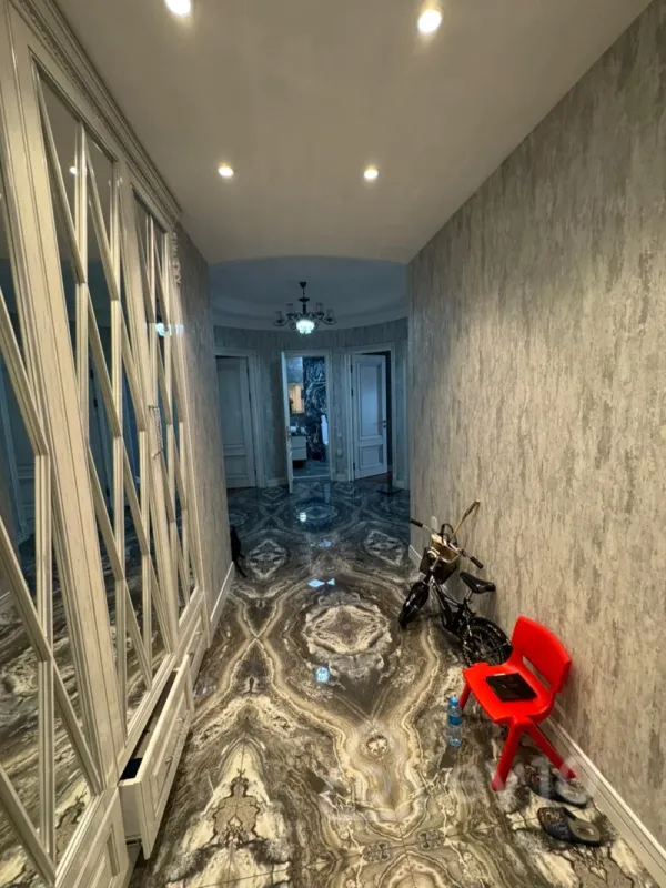 Kirayə verilir 3 otaqlı yeni tikili 130 m²