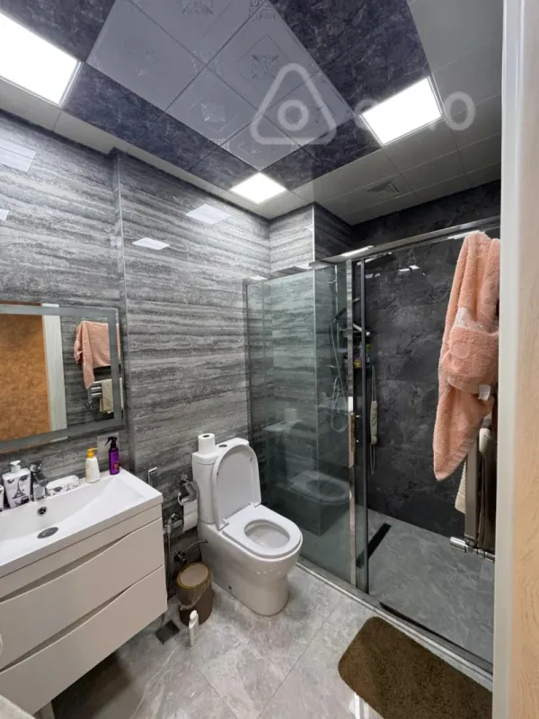 Kirayə verilir 3 otaqlı yeni tikili 130 m²