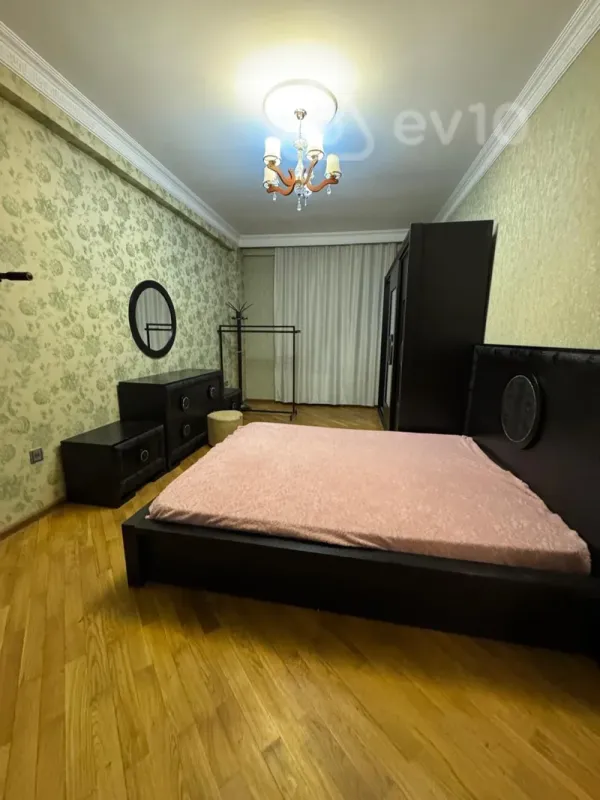 Satılır 3 otaqlı yeni tikili 125 m²