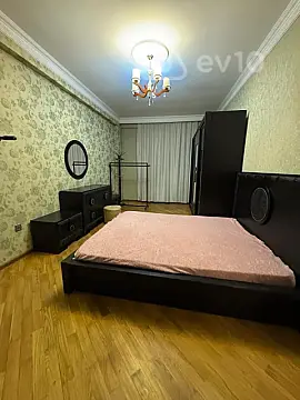 Satılır 3 otaqlı yeni tikili 125 m²