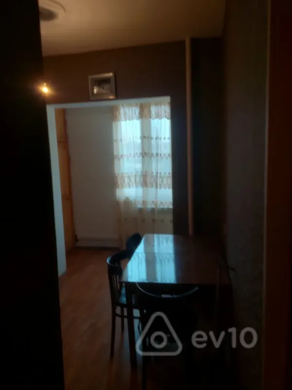 Kirayə verilir 2 otaqlı köhnə tikili 45 m²