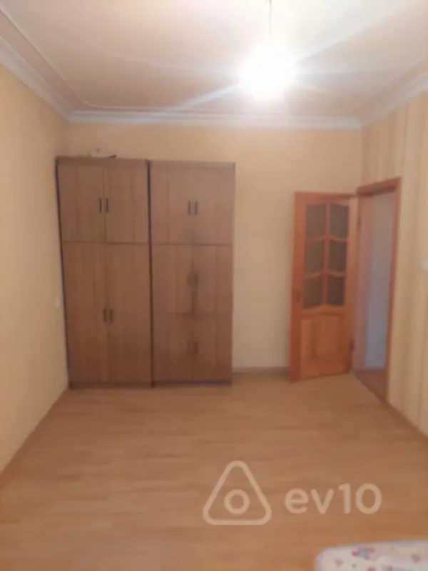 Kirayə verilir 2 otaqlı köhnə tikili 45 m²