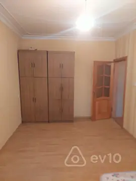 Kirayə verilir 2 otaqlı köhnə tikili 45 m²