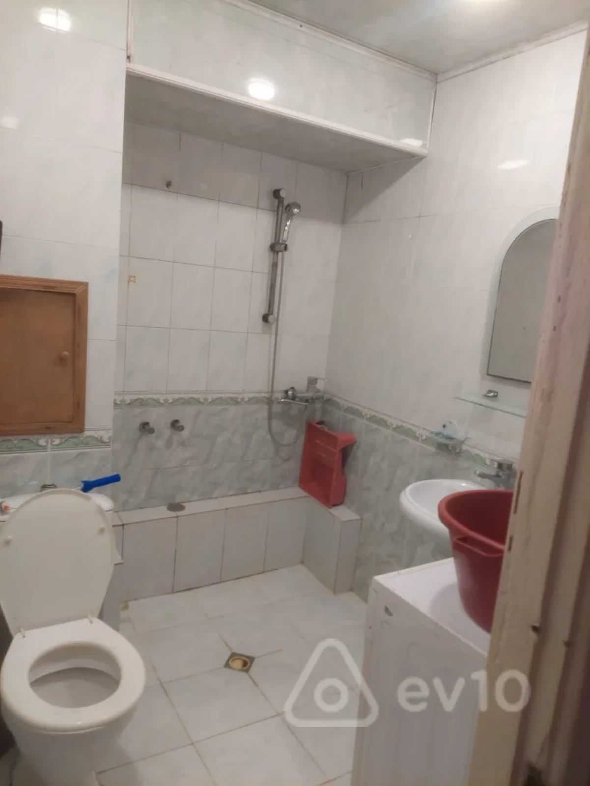 Kirayə verilir 2 otaqlı köhnə tikili 45 m²