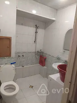 Kirayə verilir 2 otaqlı köhnə tikili 45 m²