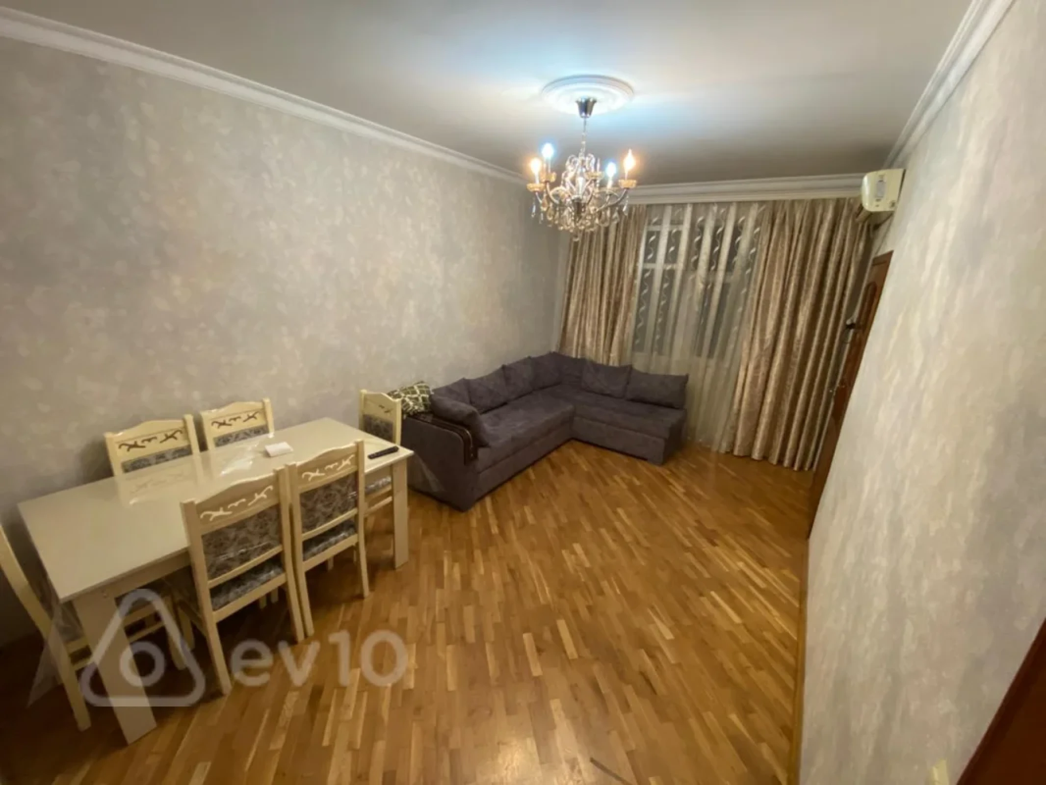 Kirayə verilir 2 otaqlı köhnə tikili 50 m²