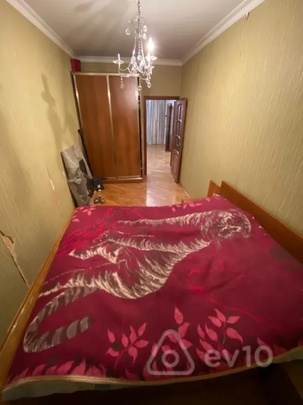 Kirayə verilir 2 otaqlı köhnə tikili 50 m²