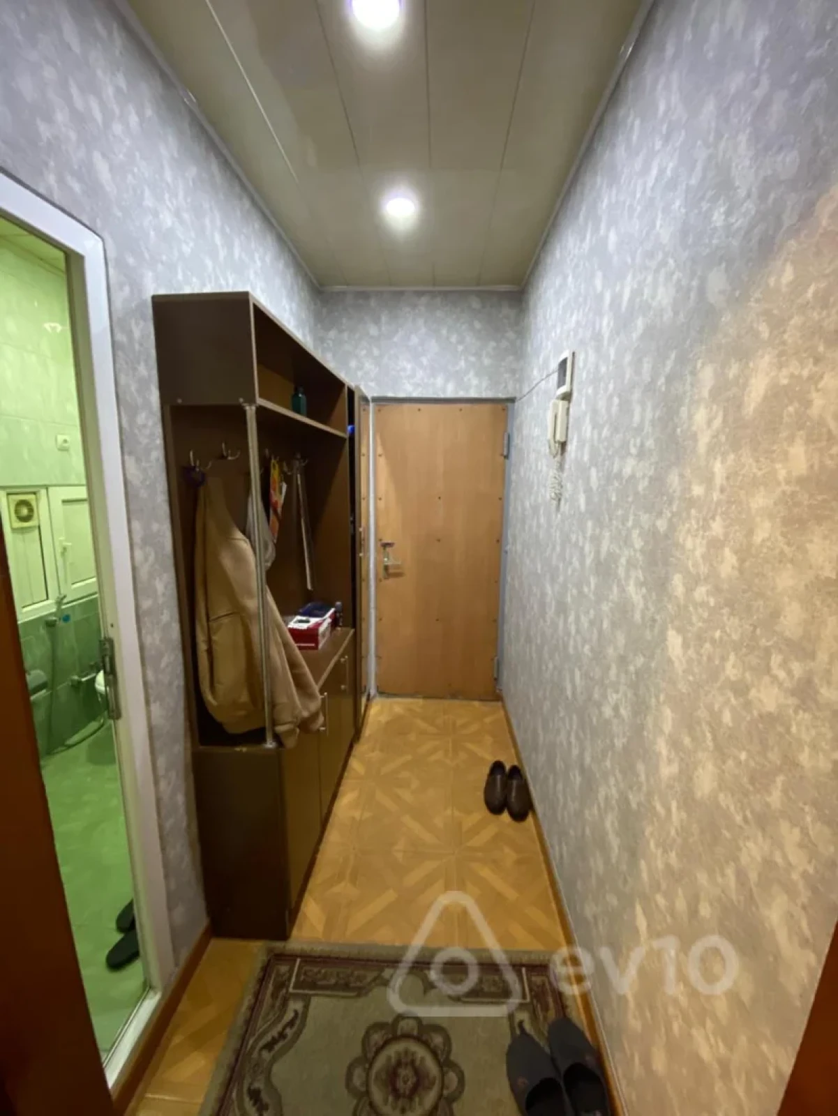 Kirayə verilir 2 otaqlı köhnə tikili 50 m²