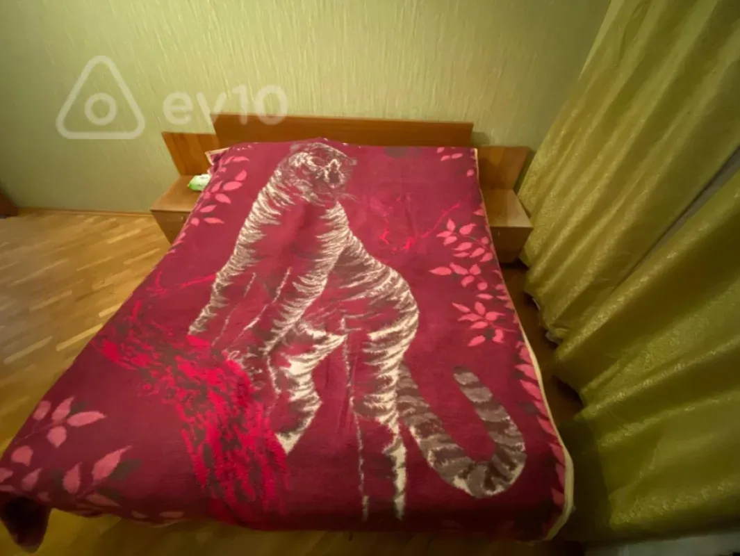 Kirayə verilir 2 otaqlı köhnə tikili 50 m²