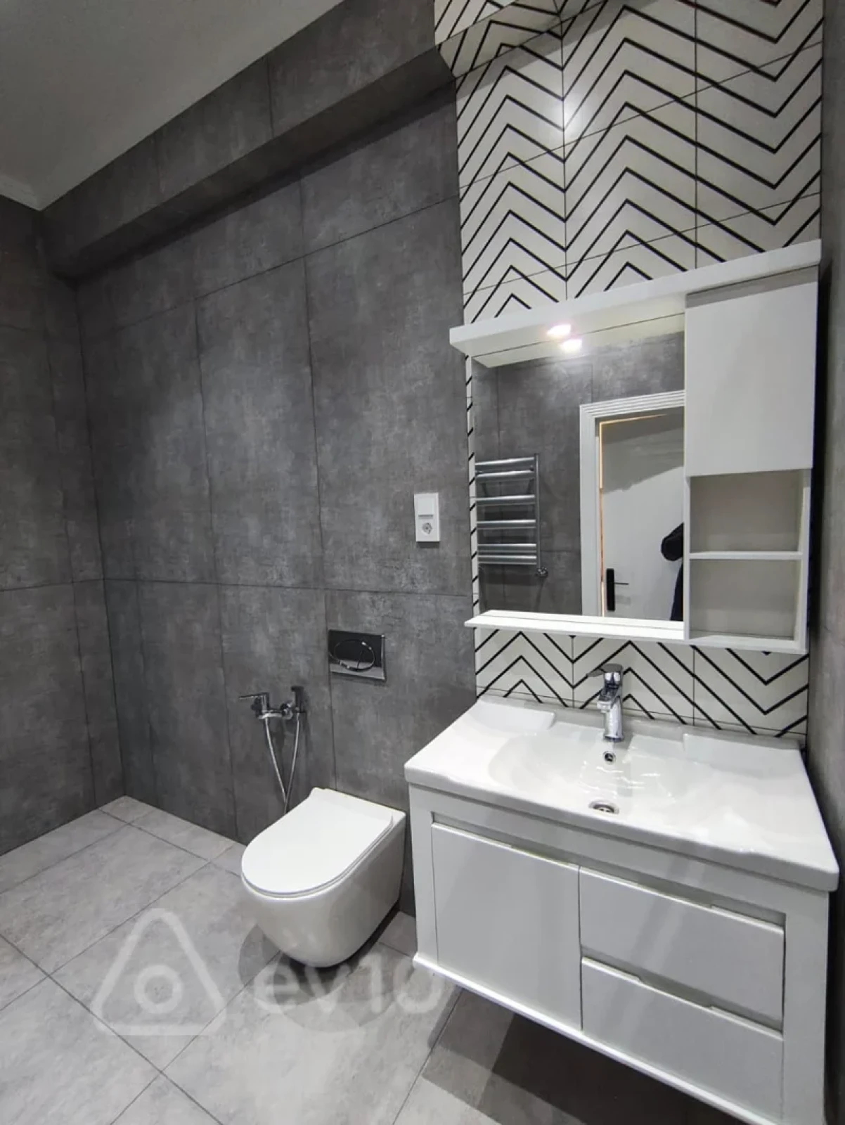 Kirayə verilir 2 otaqlı yeni tikili 80 m²