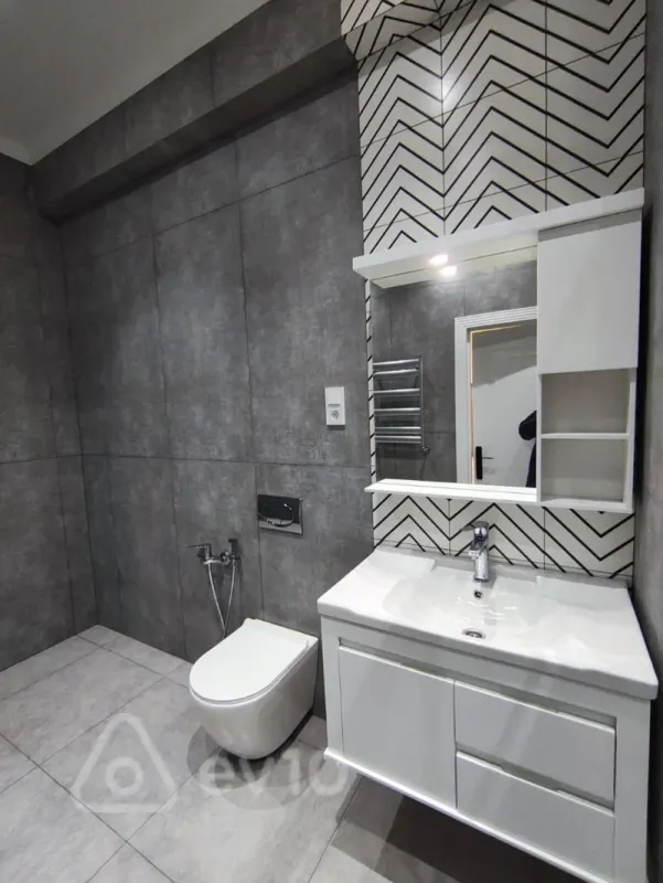 Kirayə verilir 2 otaqlı yeni tikili 80 m²