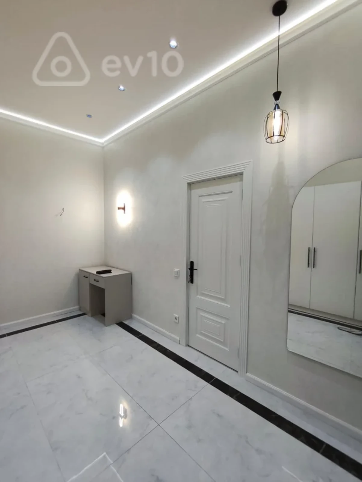 Kirayə verilir 2 otaqlı yeni tikili 80 m²