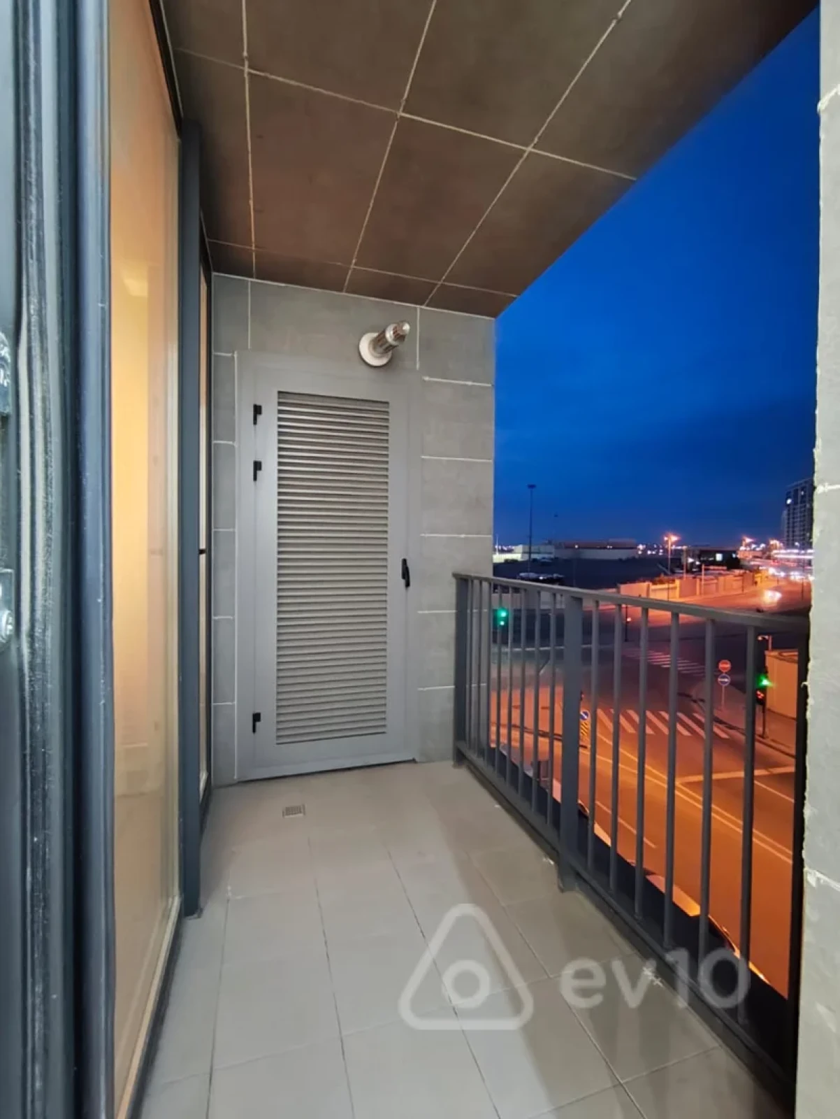 Kirayə verilir 2 otaqlı yeni tikili 80 m²