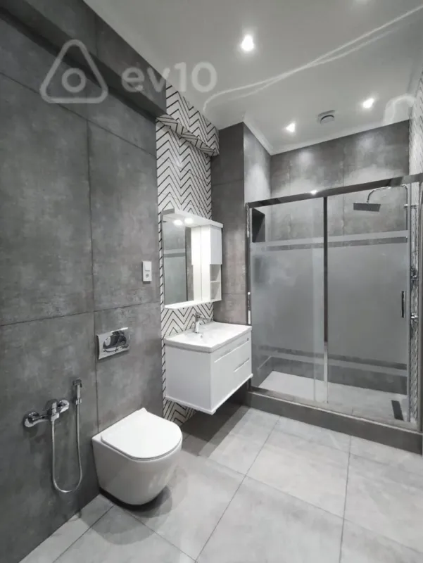 Kirayə verilir 2 otaqlı yeni tikili 80 m²