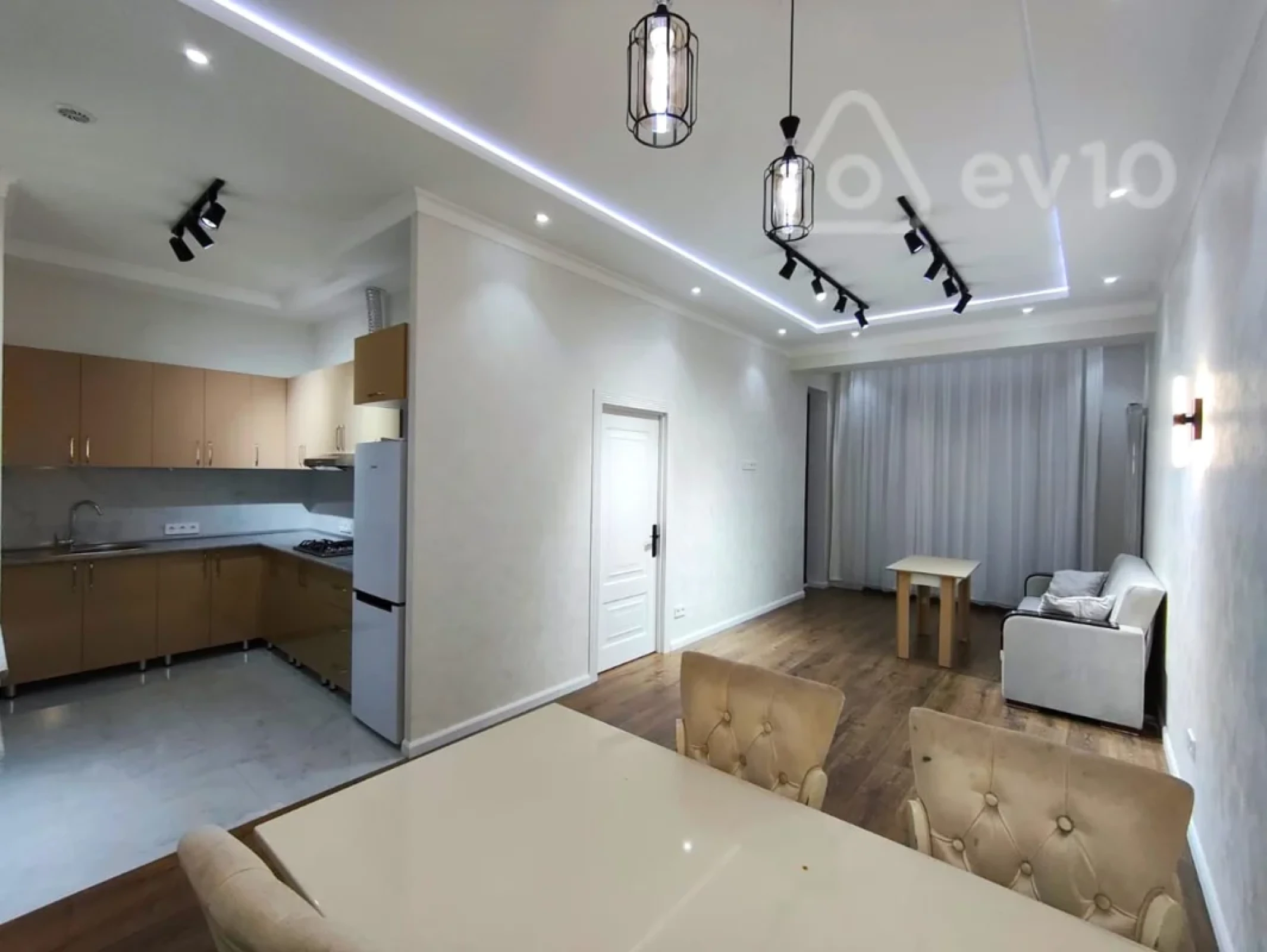 Kirayə verilir 2 otaqlı yeni tikili 80 m²