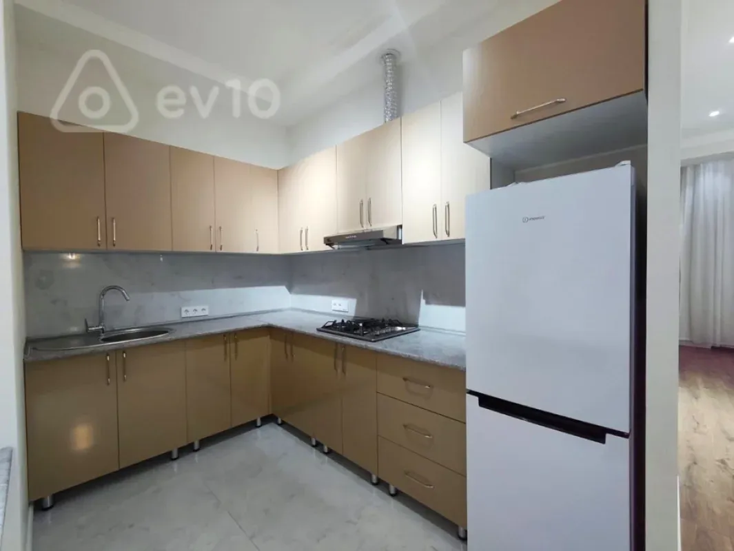 Kirayə verilir 2 otaqlı yeni tikili 80 m²