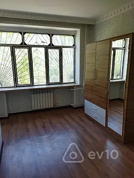 Kirayə verilir 2 otaqlı köhnə tikili 70 m²