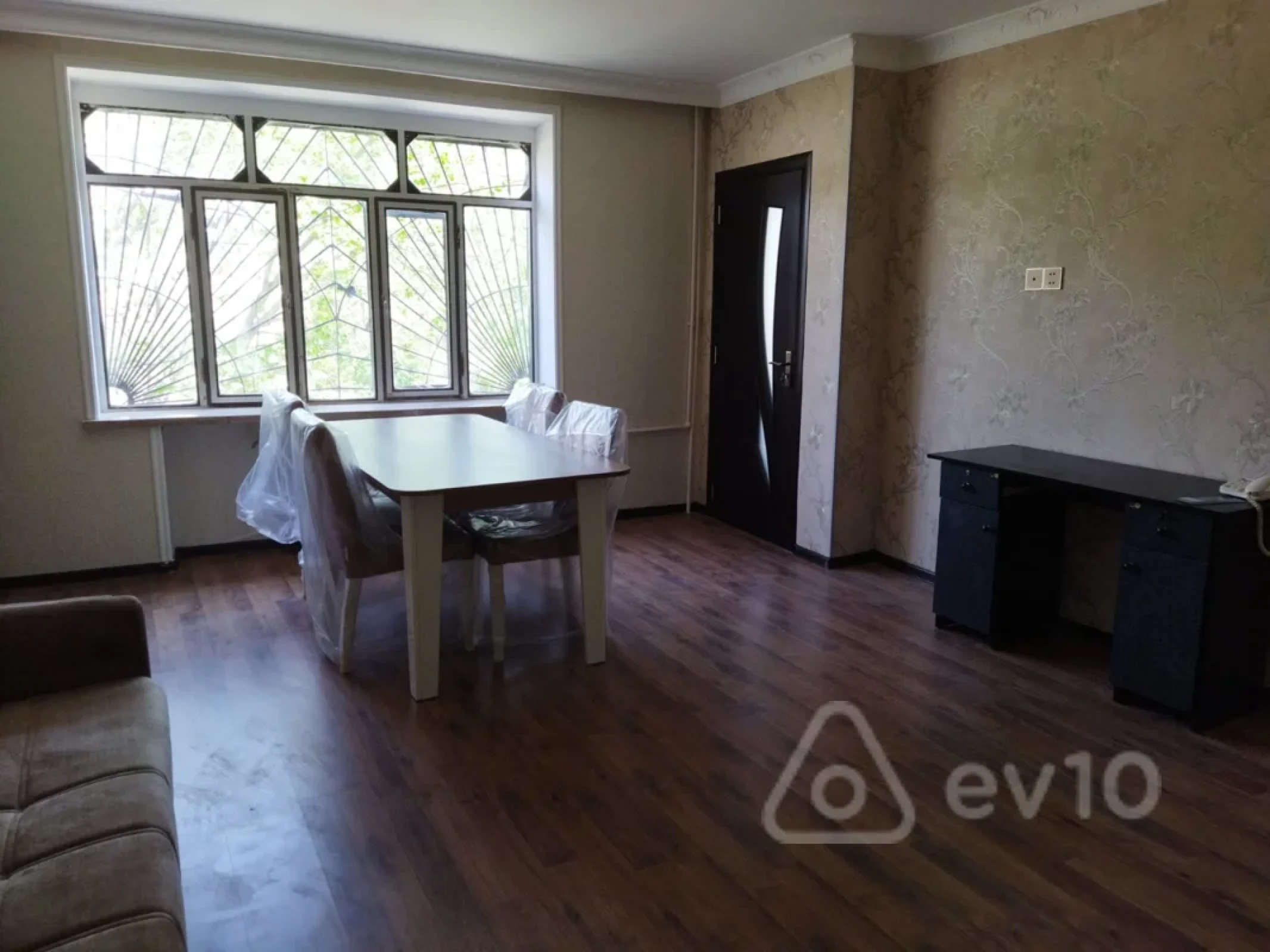 Kirayə verilir 2 otaqlı köhnə tikili 70 m²