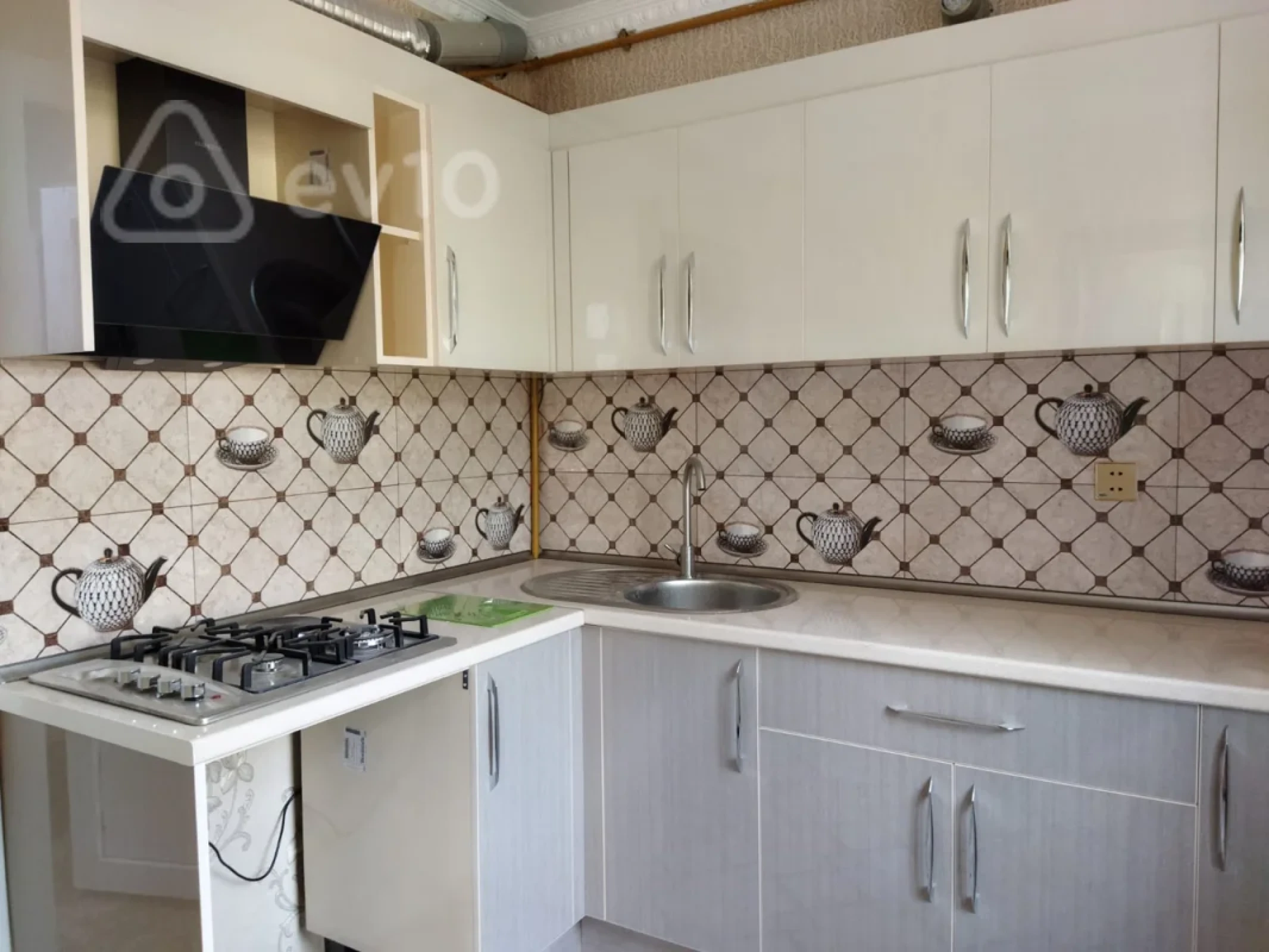 Kirayə verilir 2 otaqlı köhnə tikili 70 m²