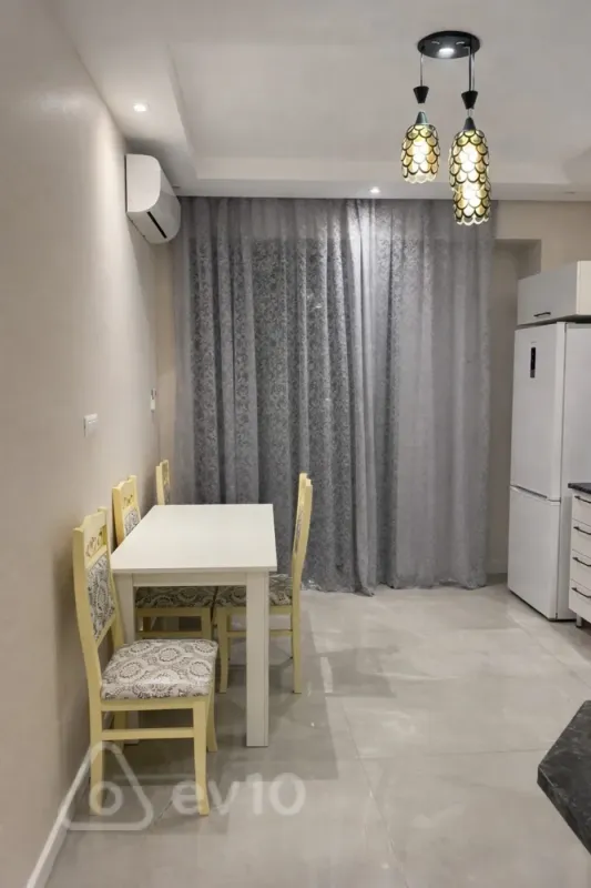 Kirayə verilir 2 otaqlı yeni tikili 105 m²