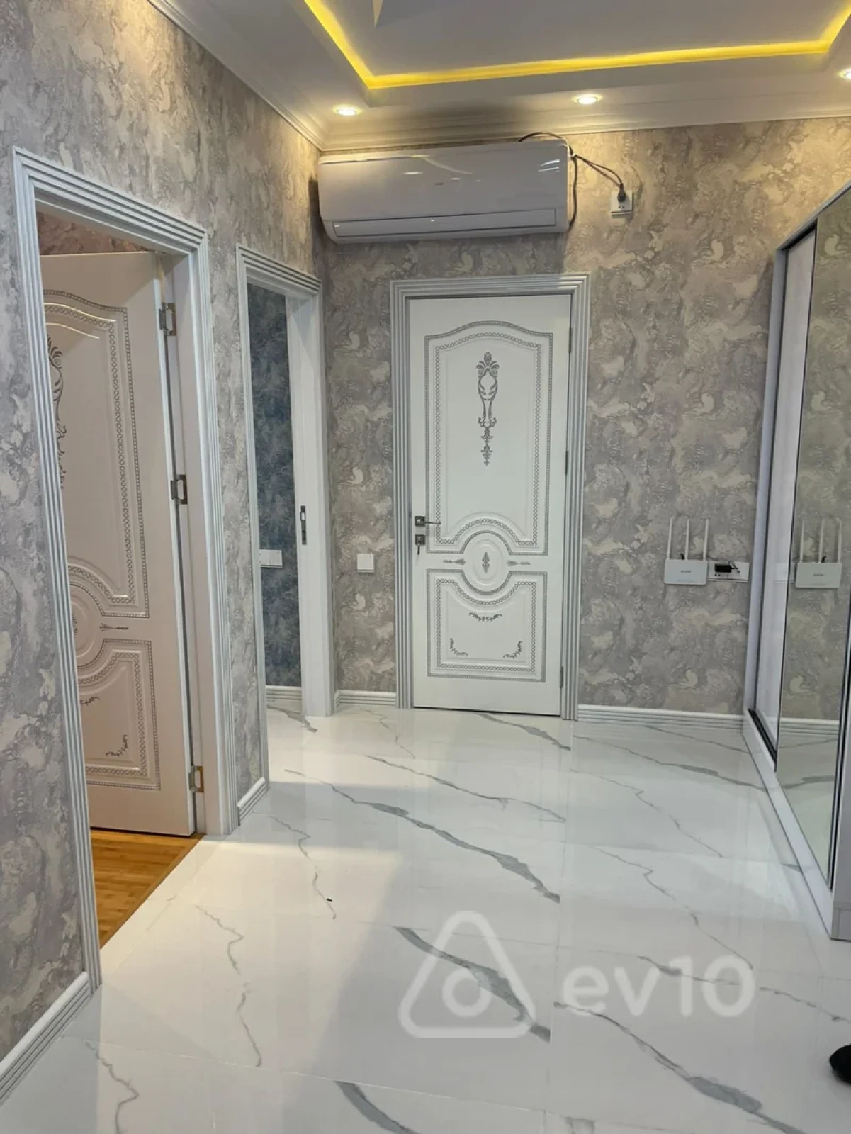 Kirayə verilir 2 otaqlı yeni tikili 105 m²