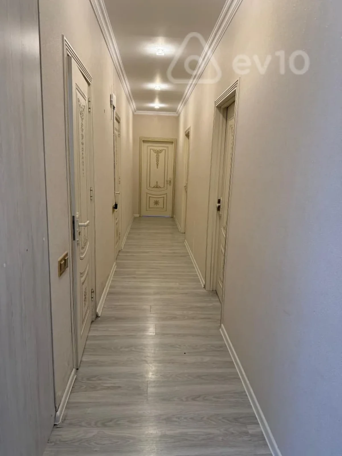 Kirayə verilir 3 otaqlı yeni tikili 90 m²