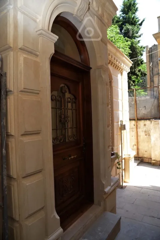 Kirayə verilir 2 otaqlı köhnə tikili 50 m²