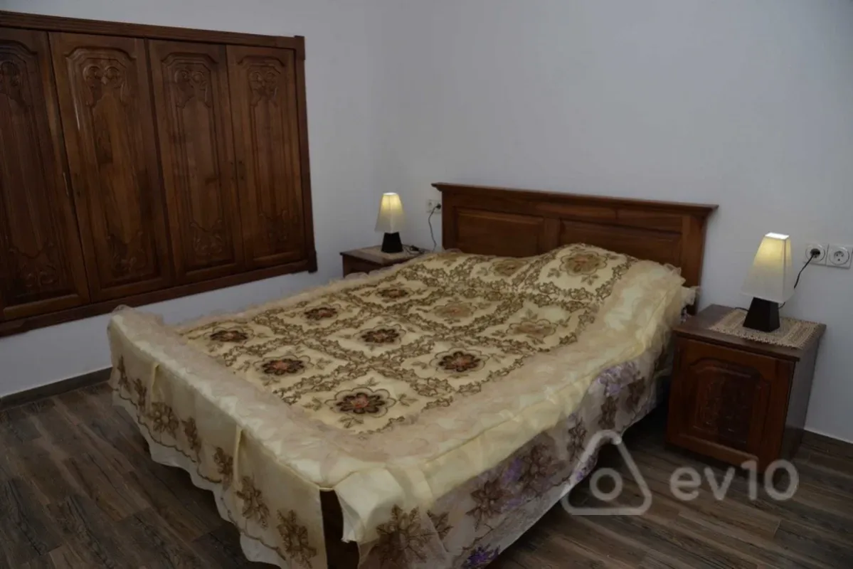 Kirayə verilir 2 otaqlı köhnə tikili 50 m²