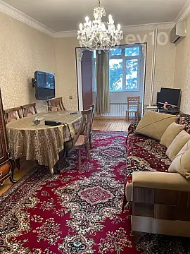 Kirayə verilir 2 otaqlı köhnə tikili 70 m²