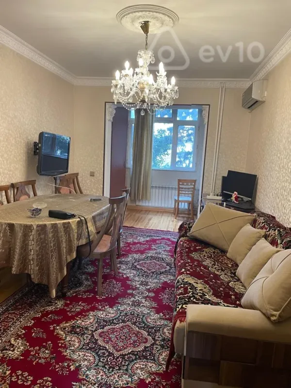 Kirayə verilir 2 otaqlı köhnə tikili 70 m²