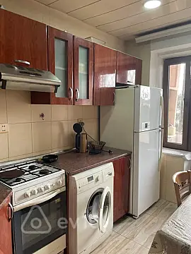 Kirayə verilir 2 otaqlı köhnə tikili 70 m²