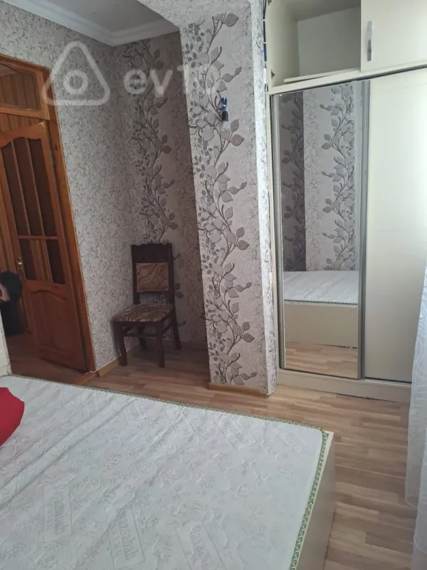 Kirayə verilir 2 otaqlı köhnə tikili 40 m²