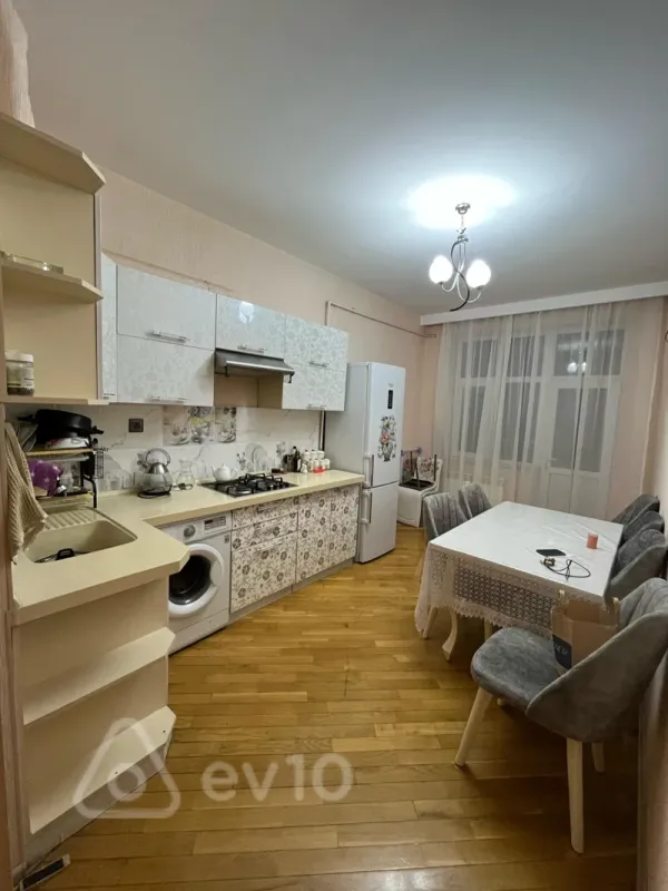 Kirayə verilir 2 otaqlı yeni tikili 70 m²