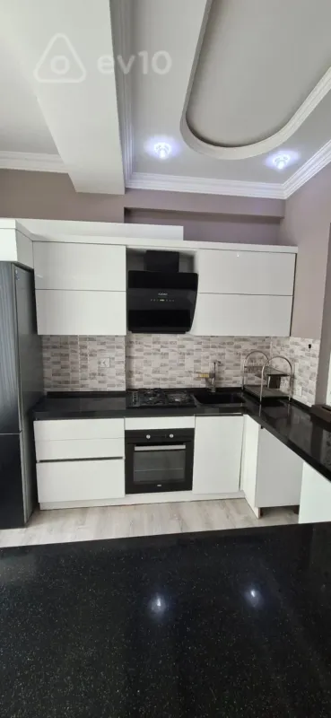 Kirayə verilir 3 otaqlı yeni tikili 110 m²