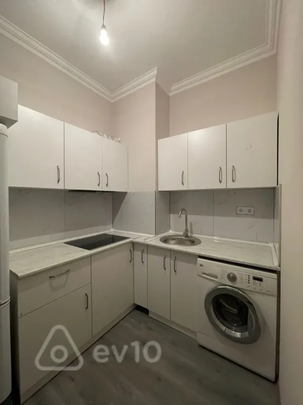 Kirayə verilir 2 otaqlı yeni tikili 50 m²