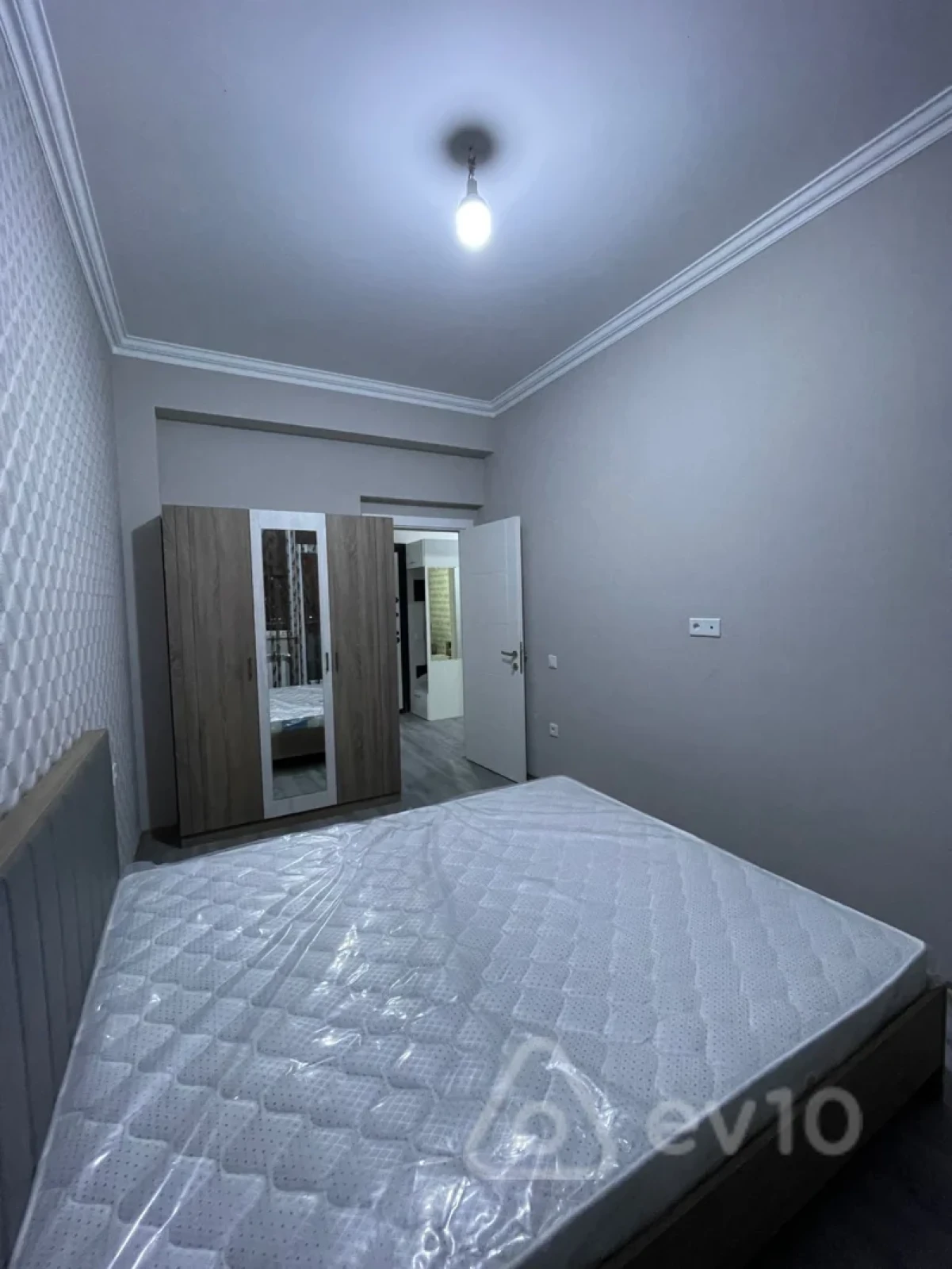 Kirayə verilir 2 otaqlı yeni tikili 50 m²