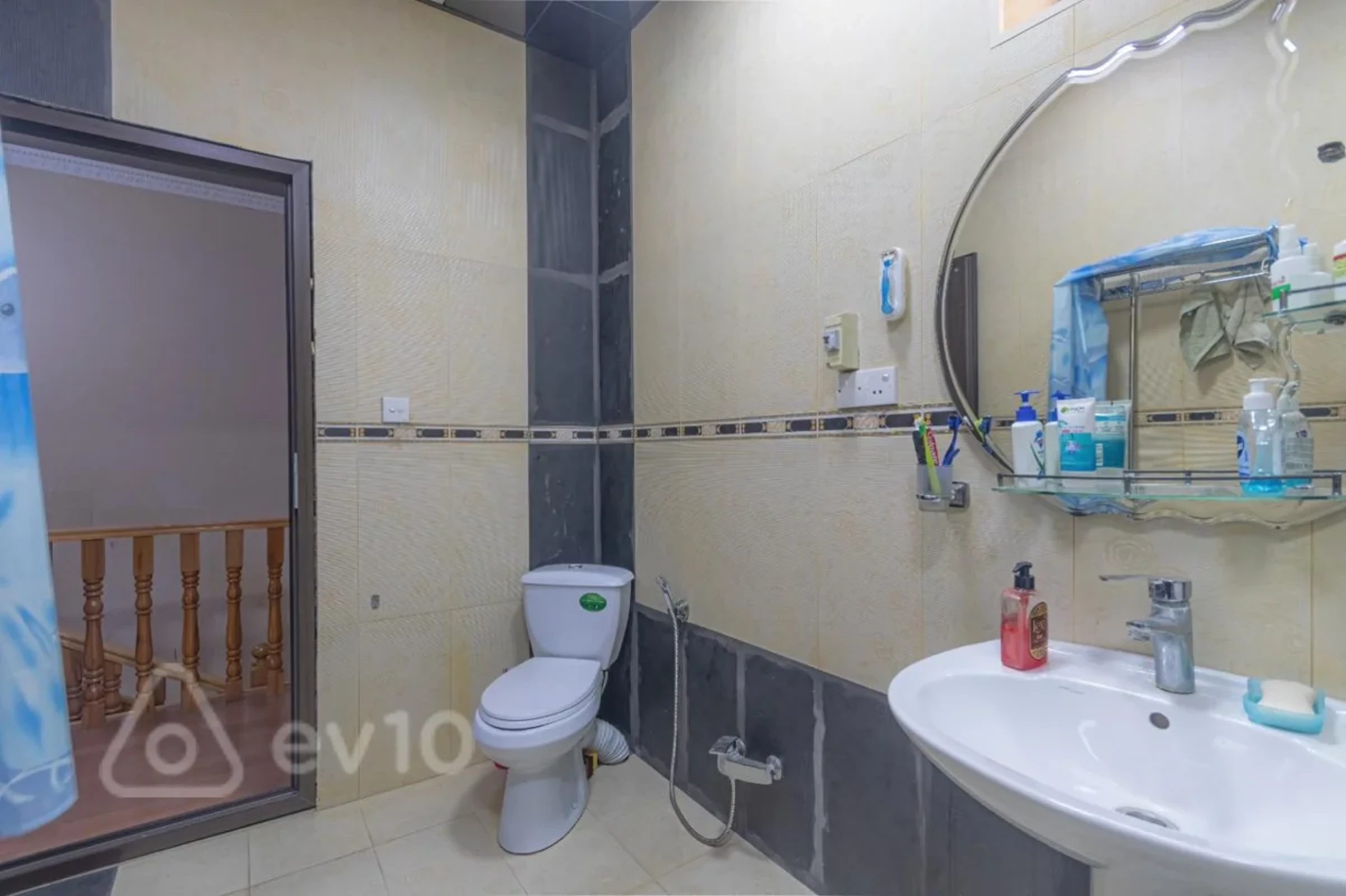 Satılır 4 otaqlı həyət evi 200 m²
