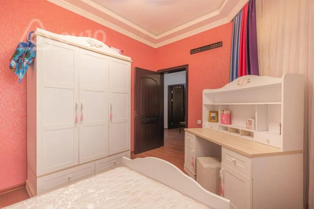 Satılır 4 otaqlı həyət evi 200 m²