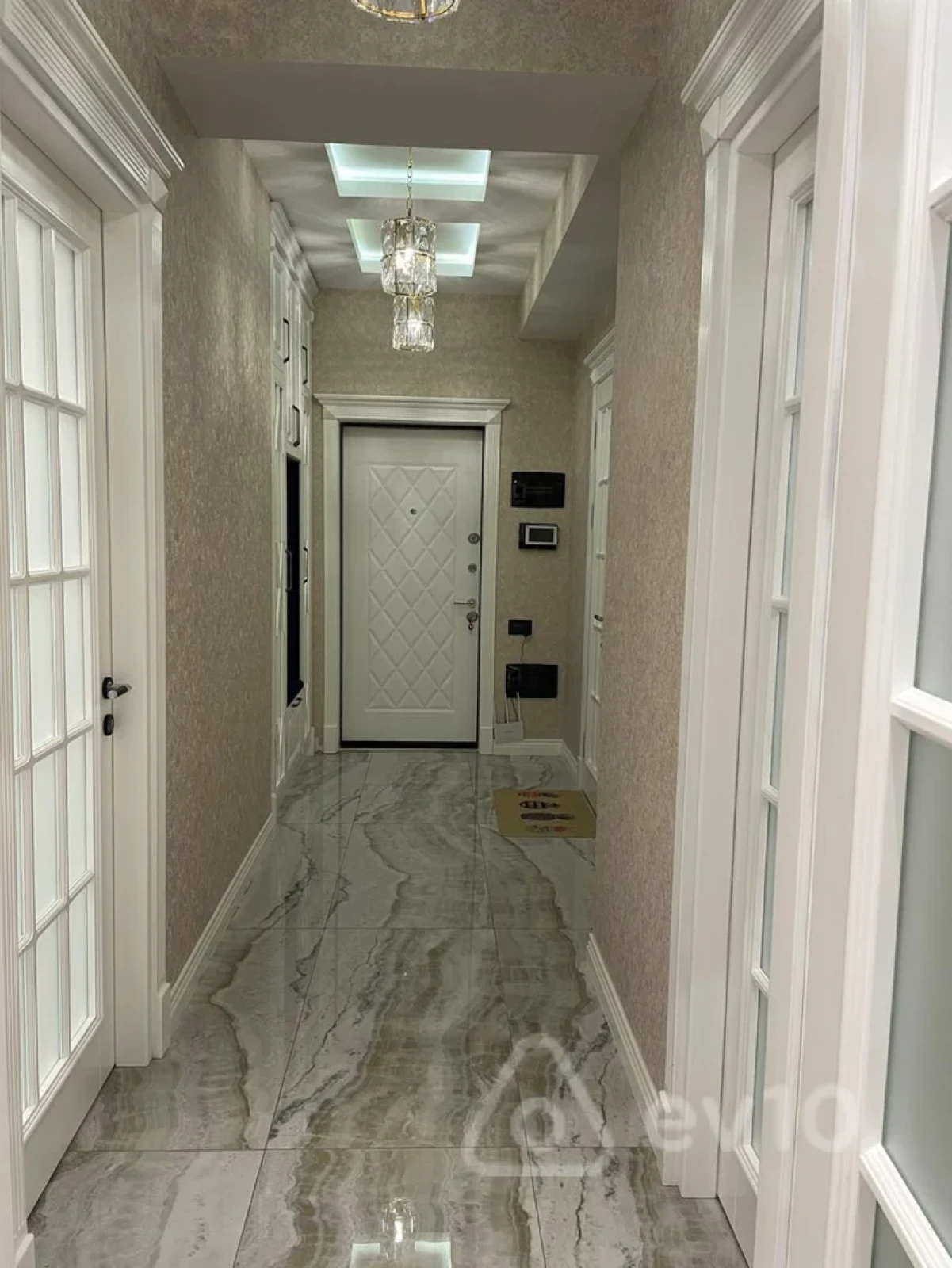 Kirayə verilir 2 otaqlı yeni tikili 73 m²