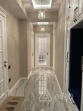 Kirayə verilir 2 otaqlı yeni tikili 73 m²