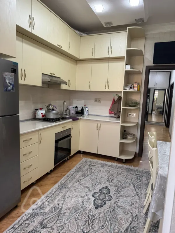 Kirayə verilir 3 otaqlı yeni tikili 100 m²