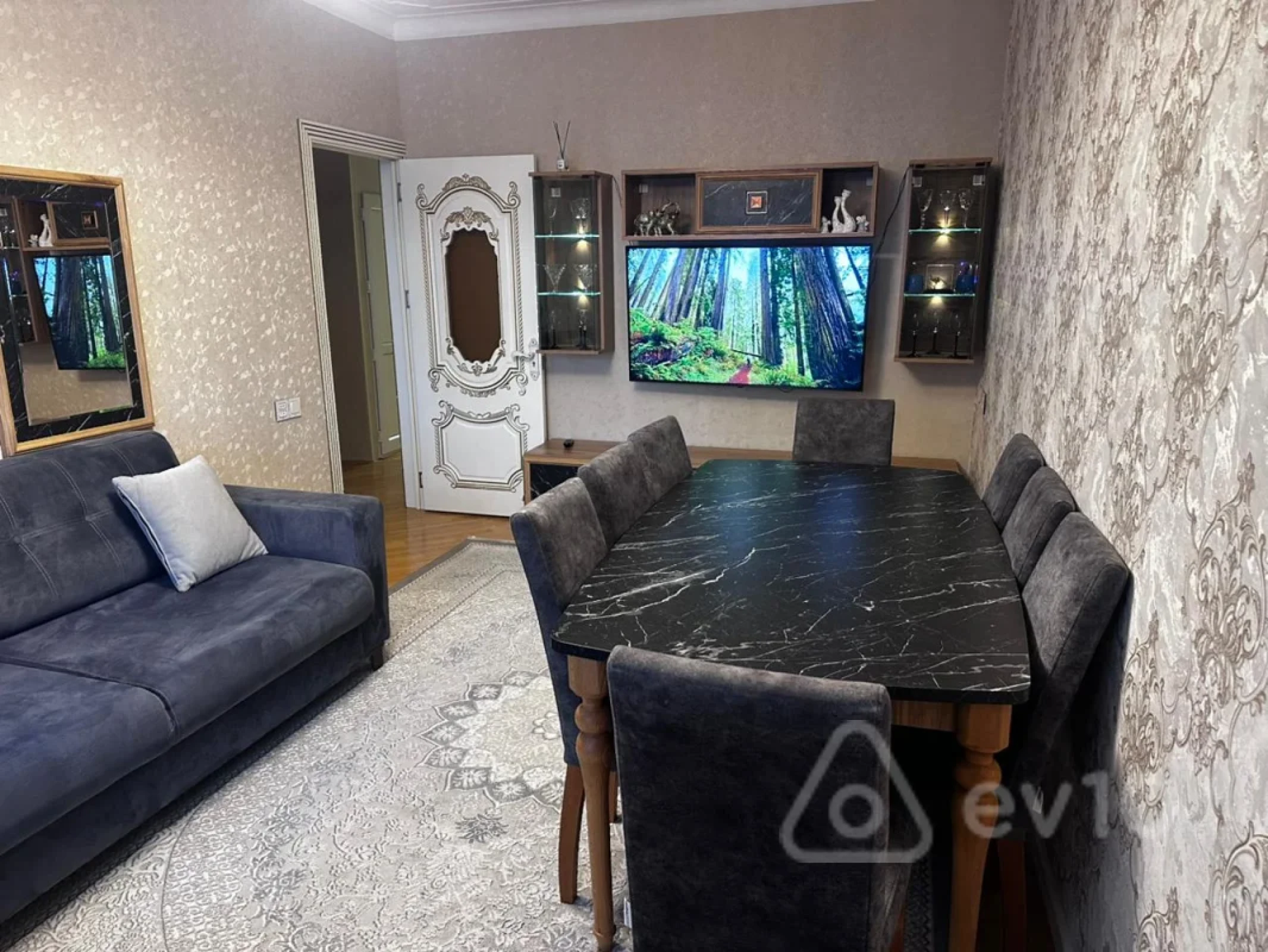 Satılır 4 otaqlı köhnə tikili 110 m²