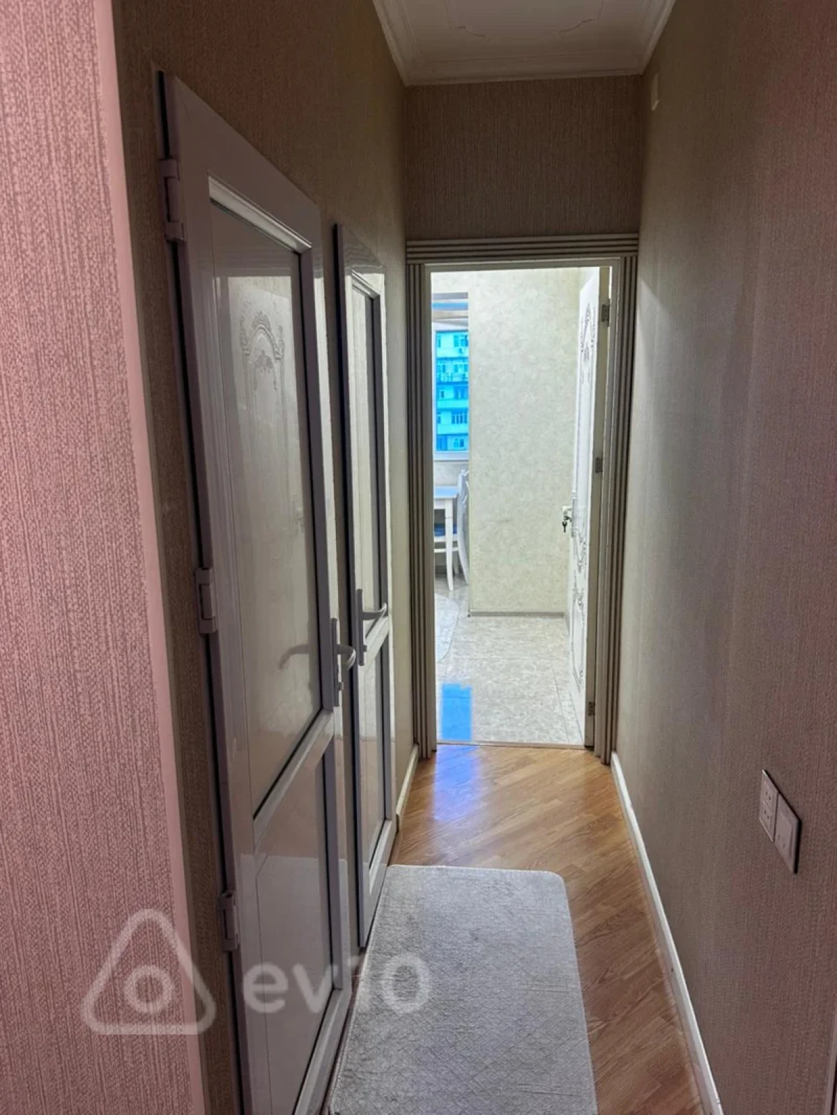 Satılır 4 otaqlı köhnə tikili 110 m²