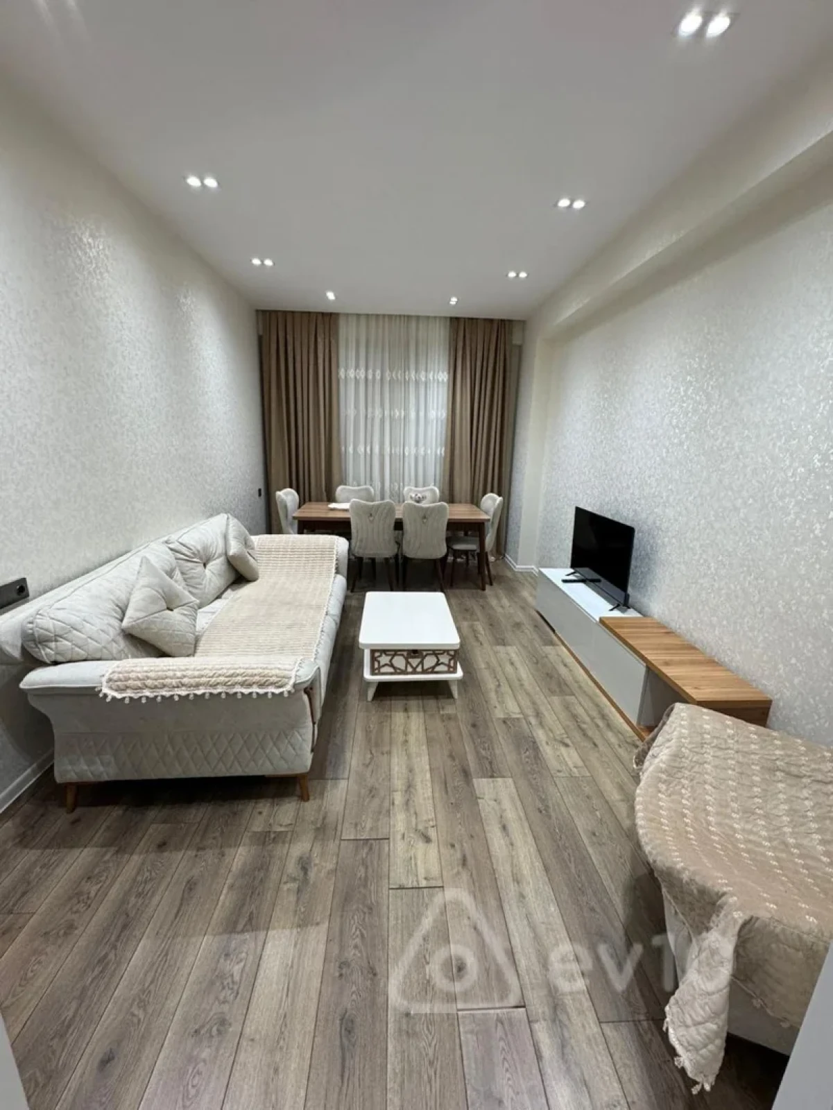 Kirayə verilir 2 otaqlı yeni tikili 88 m²