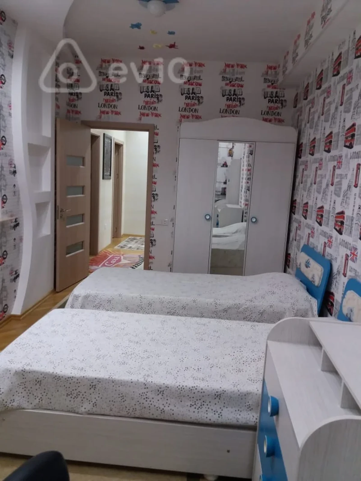Kirayə verilir 3 otaqlı yeni tikili 137 m²