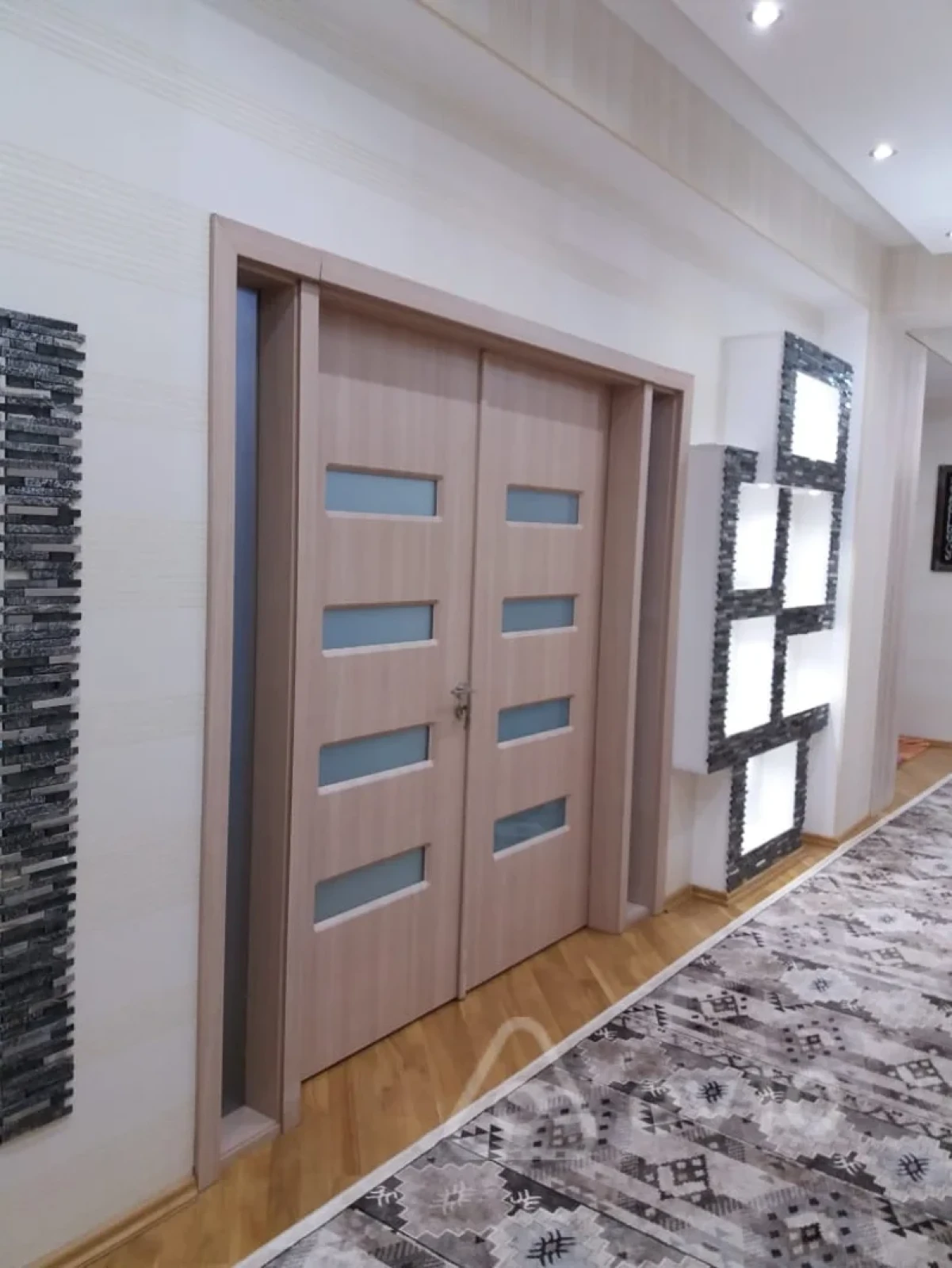 Kirayə verilir 3 otaqlı yeni tikili 137 m²