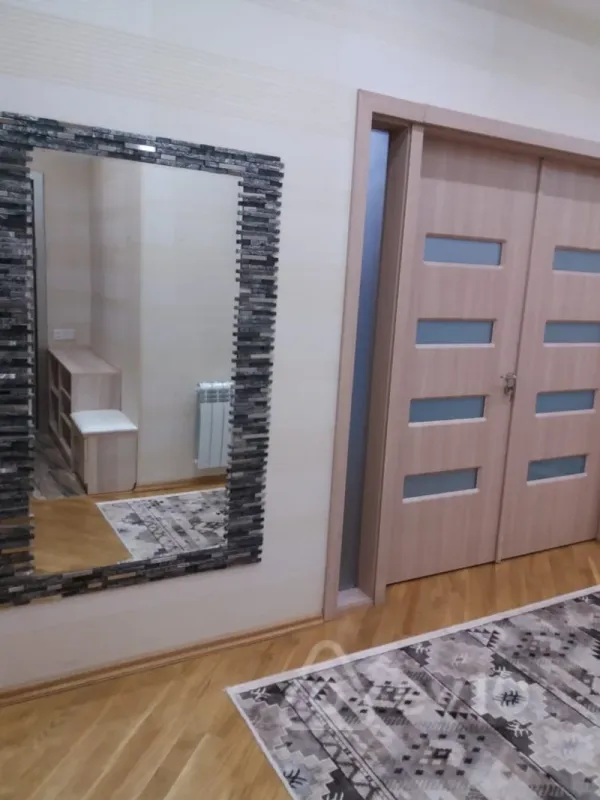 Kirayə verilir 3 otaqlı yeni tikili 137 m²